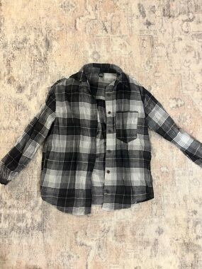 Wild and Fable Women’s Black and Gray Plaid Button-Up Shirt-XS